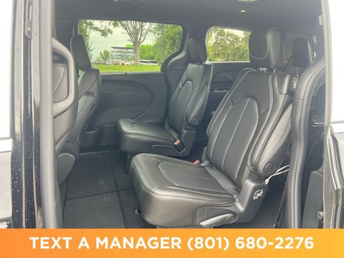 New 2027 Chrysler Pacifica Select AWD/4WD image 23