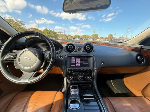 Used 2014 Jaguar XJ L Portfolio image 26