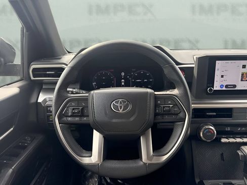 Used 2025 Toyota Tacoma TRD Off-Road AWD/4WD image 9