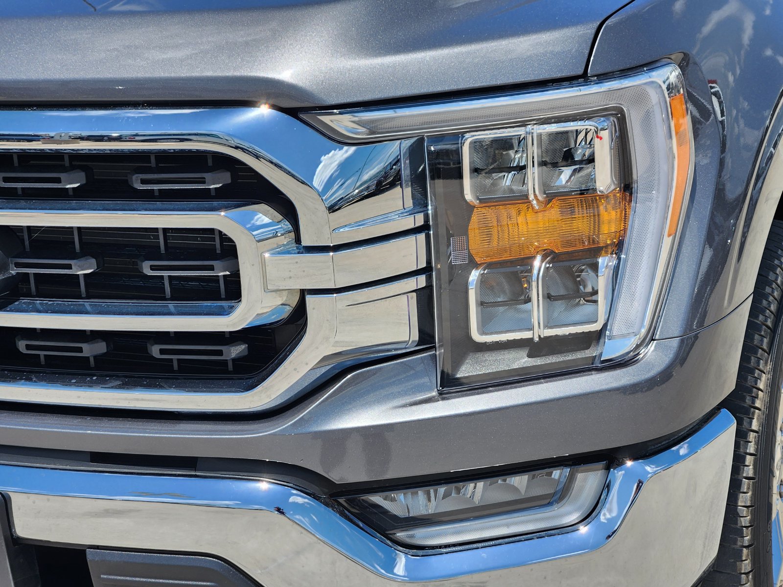 Used 2022 Ford F150 XLT w/ Equipment Group 302A High AWD/4WD image 12