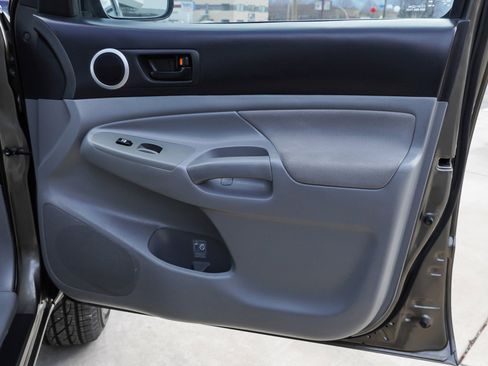 Used 2011 Toyota Tacoma 4x4 Double Cab w/ SR5 Pkg #2 image 27