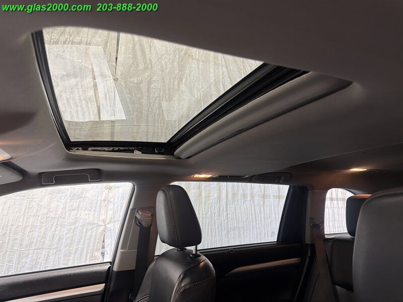 Used 2016 Toyota Highlander XLE AWD/4WD image 12