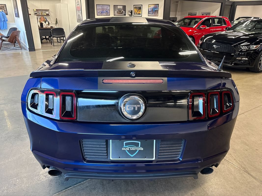 Used 2010 Ford Mustang GT Premium RWD image 9