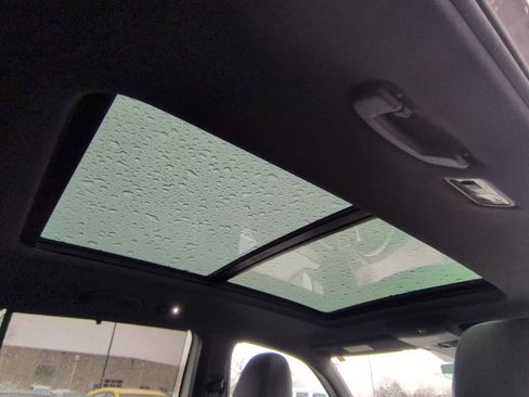 Used 2021 Volkswagen Atlas Cross Sport SEL Premium R-Line image 23