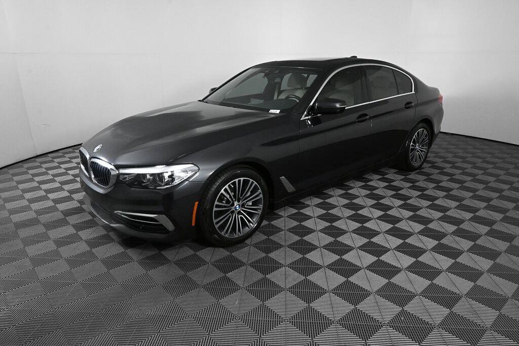 Used 2019 BMW 530i w/ Luxury Package RWD image 1