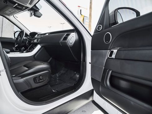 Used 2022 Land Rover Range Rover Sport SE AWD/4WD image 12