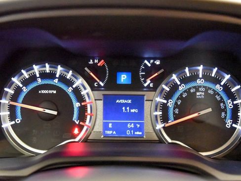 Used 2018 Toyota 4Runner TRD Off-Road Premium image 23