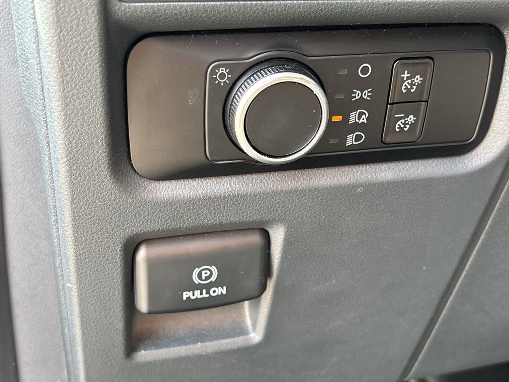 Used 2024 Ford Expedition XLT RWD image 19