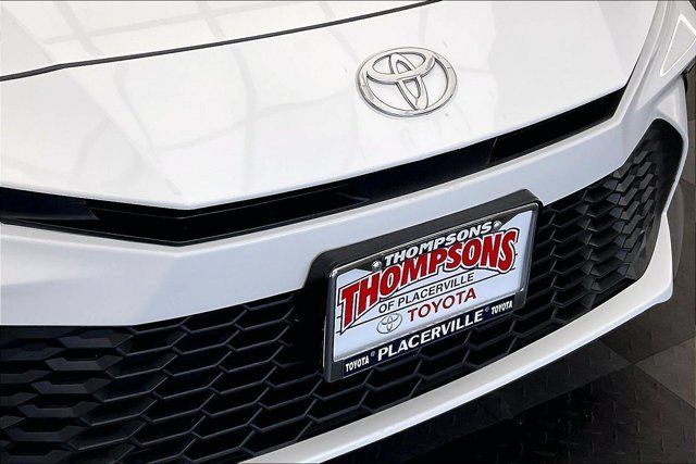 Used 2025 Toyota Camry SE FWD image 31