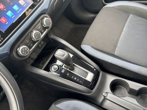 Used 2025 Nissan Versa SV FWD image 39