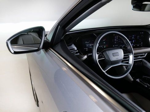 Used 2025 Audi Q5 Premium w/ Premium Plus AWD/4WD image 23