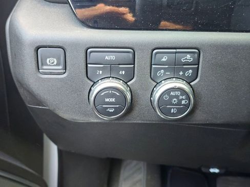 Used 2025 GMC Sierra 1500 SLT image 24