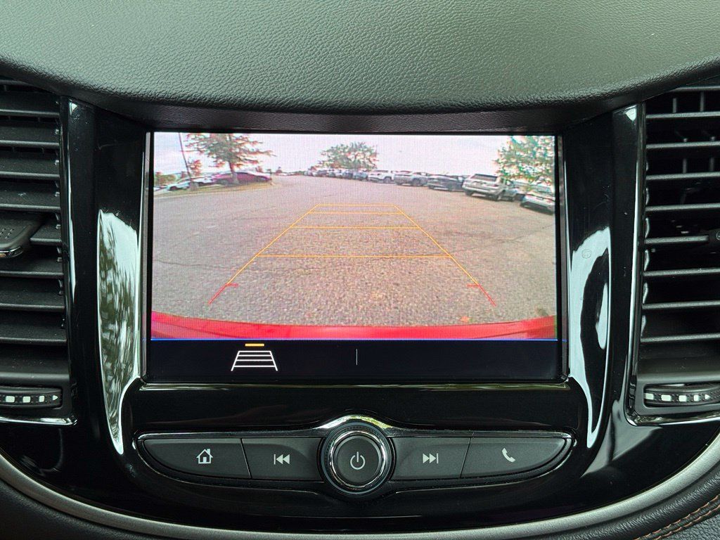 Used 2020 Chevrolet Trax LT w/ Driver Confidence Package FWD image 13