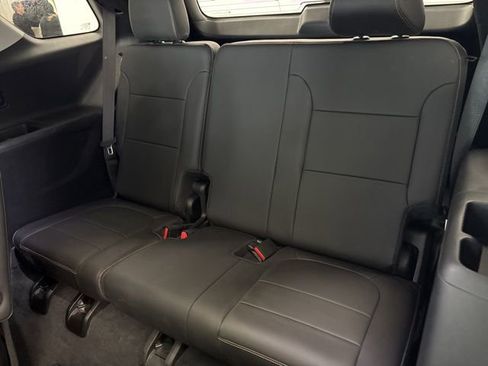 Used 2021 Chevrolet Traverse Premier image 23