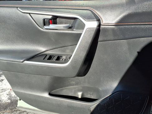 Used 2019 Toyota RAV4 Adventure image 13