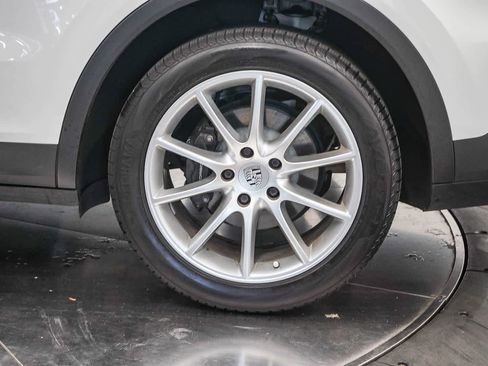 Certified 2022 Porsche Cayenne AWD/4WD image 10