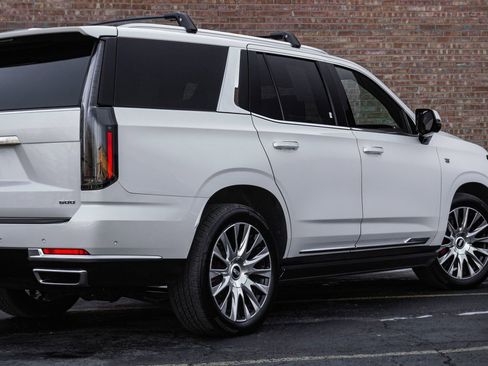 Used 2025 Cadillac Escalade Premium Luxury Platinum w/ LPO, Floor Liner Package image 10