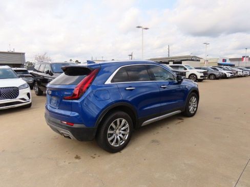 Used 2023 Cadillac XT4 Premium Luxury w/ Enhanced Visibility Package image 9