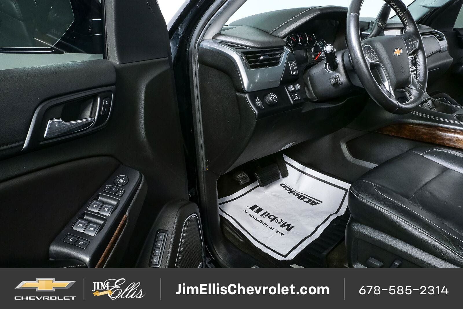 Used 2018 Chevrolet Suburban LT w/ LT Signature Package RWD image 8