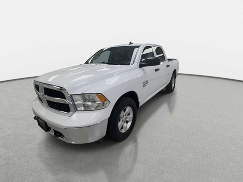 Used 2022 RAM 1500 Classic SLT w/ Electronics Group AWD/4WD image 4