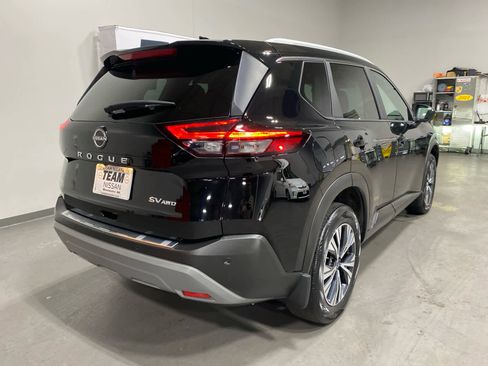 Used 2023 Nissan Rogue SV w/ SV Premium B Package image 7
