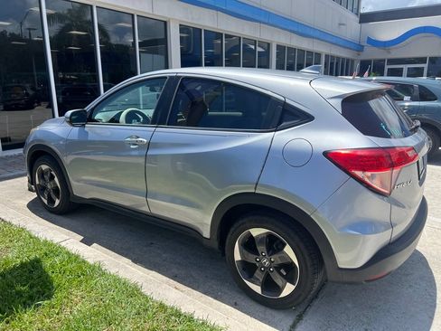 Used 2018 Honda HR-V EX image 16