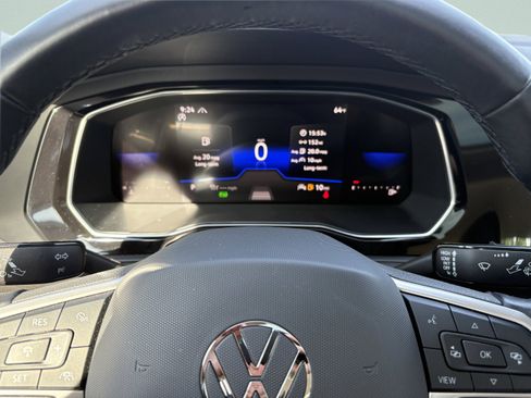 Used 2023 Volkswagen Jetta SE FWD image 30