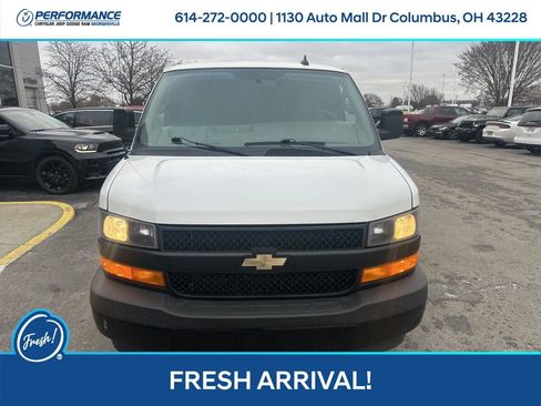 Used 2019 Chevrolet Express 3500 w/ Driver Convenience Package image 9
