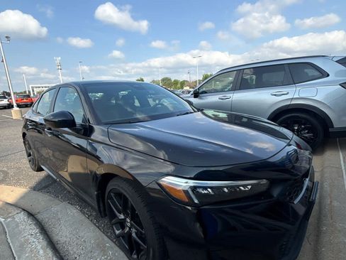 Used 2025 Honda Civic Sport image 3