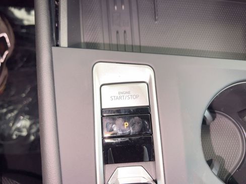 New 2026 Volkswagen Atlas SE image 19