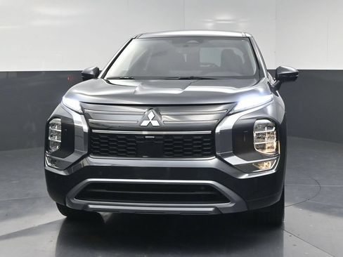 Used 2025 Mitsubishi Outlander SE AWD/4WD image 16