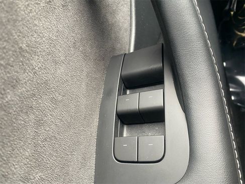 Used 2023 Tesla Model Y Performance image 17