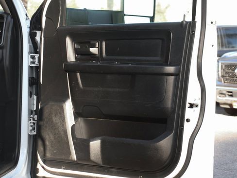 Used 2020 RAM 5500 Tradesman w/ Chrome Appearance Group image 42