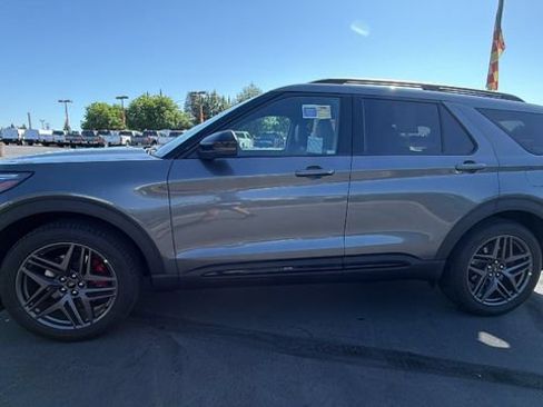 New 2026 Ford Explorer ST w/ Sun And Sound Package AWD/4WD image 7