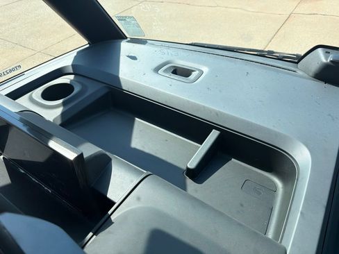 Used 2025 Chevrolet Brightdrop 400 w/ Power Door Package FWD image 16