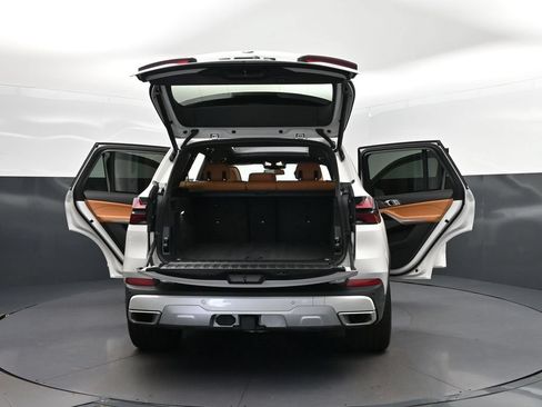 Used 2025 BMW X5 sDrive40i w/ Climate Comfort Package RWD image 51