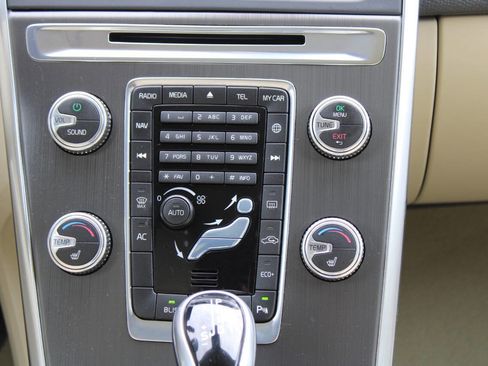 Used 2015 Volvo XC60 T5 Premier image 26