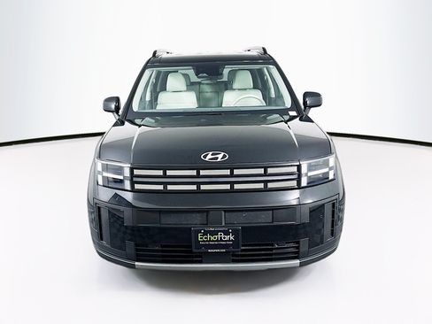 Used 2025 Hyundai Santa Fe SEL FWD image 2