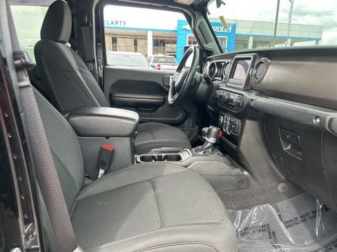 Used 2021 Jeep Gladiator Sport image 26