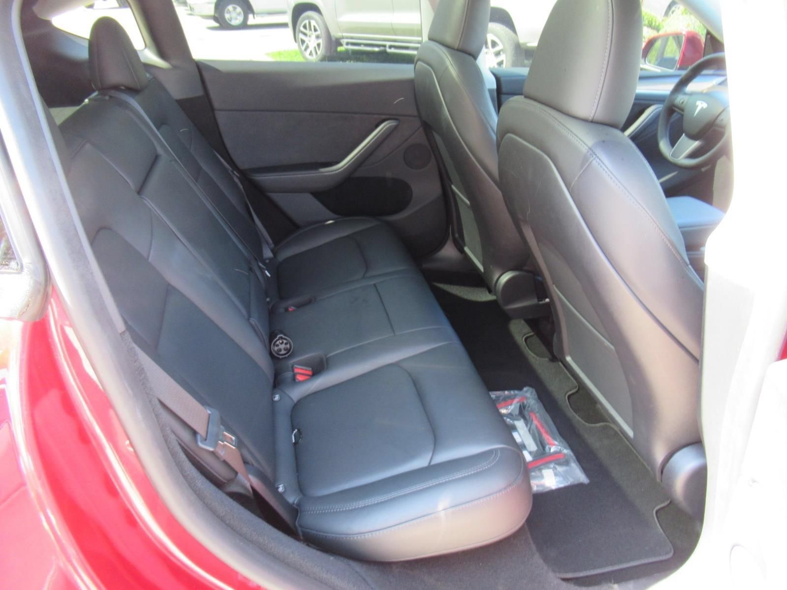 Used 2024 Tesla Model Y Long Range AWD/4WD image 30