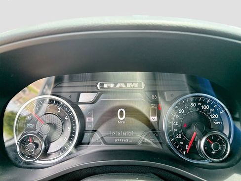 Used 2020 RAM 1500 Big Horn RWD image 14