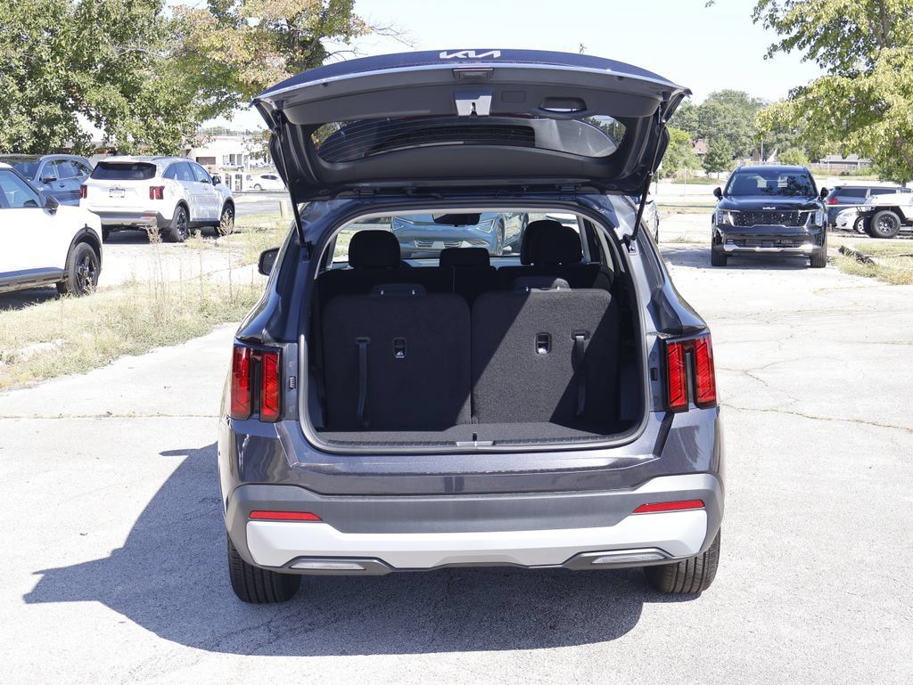 New 2026 Kia Sorento LX FWD image 8