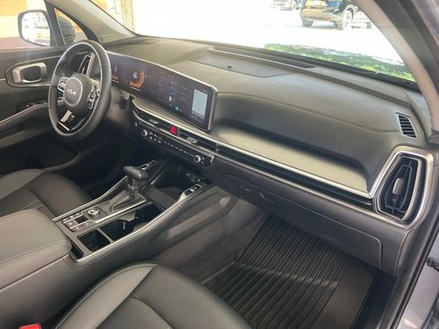 Certified 2025 Kia Sorento S w/ Panoramic Sunroof Package FWD image 21