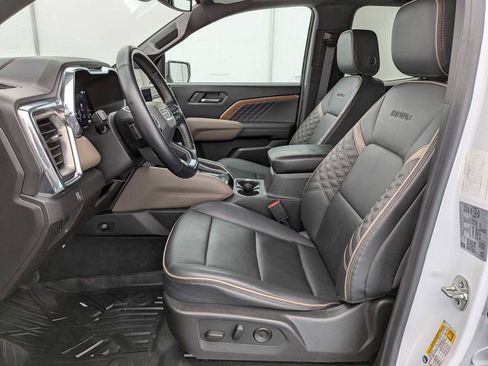 Used 2024 GMC Canyon Denali AWD/4WD image 17