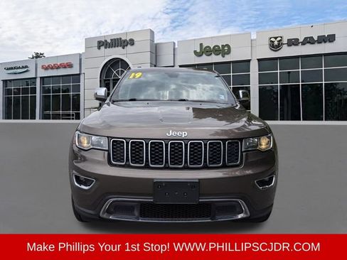 Certified 2019 Jeep Grand Cherokee Limited w/ Trailer Tow Group IV AWD/4WD image 8
