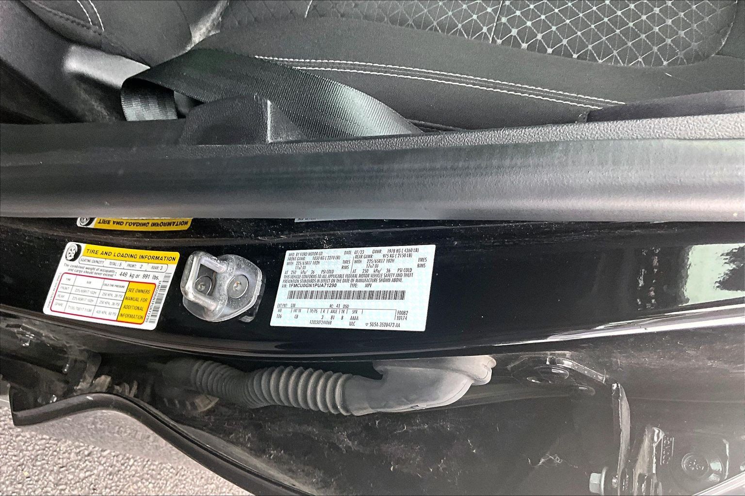Used 2023 Ford Escape Active w/ Cold Weather Package FWD image 5