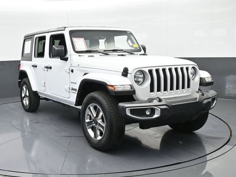 Used 2022 Jeep Wrangler Unlimited Sahara image 9