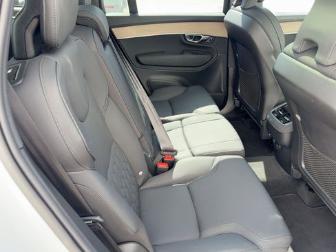 Certified 2025 Volvo XC90 B6 Plus image 22