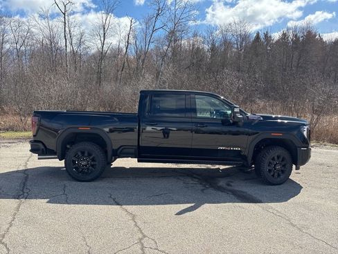 New 2026 GMC Sierra 2500 AT4 w/ AT4 Premium Plus Package AWD/4WD image 11