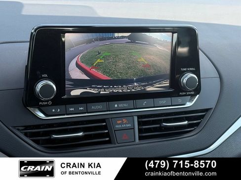 Used 2024 Nissan Altima 2.5 S FWD image 16